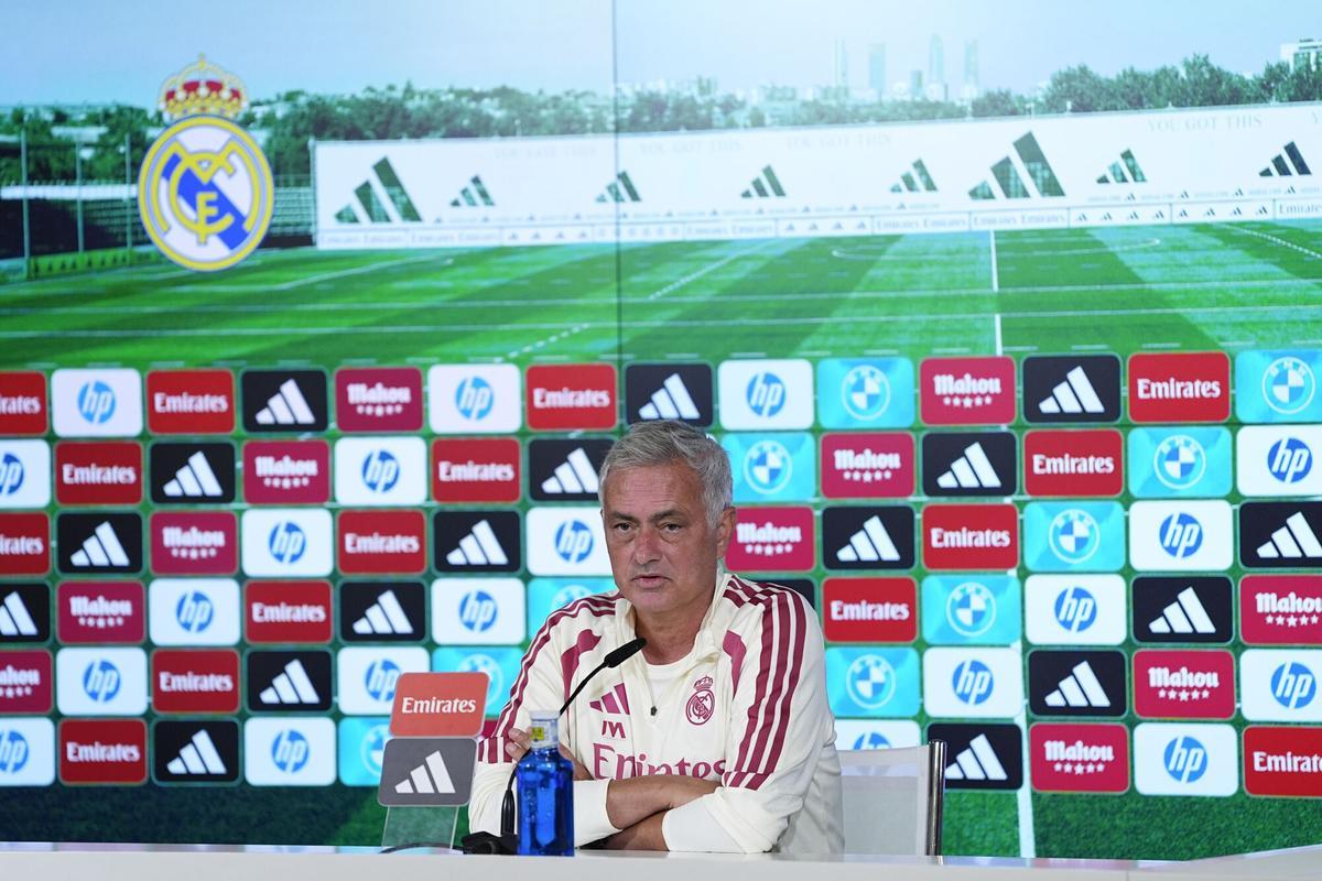 José Mourinho en rueda de prensa.