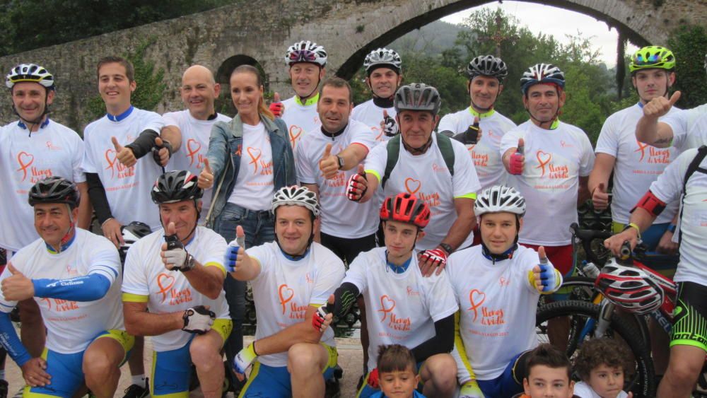 Subida solidaria en bicicleta a Los Lagos de Covadonga
