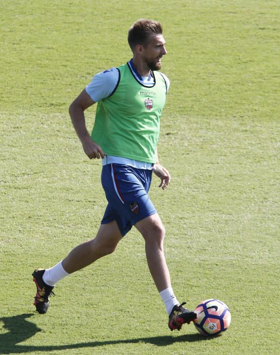 Las mejores imágenes del entrenamiento del Levante UD