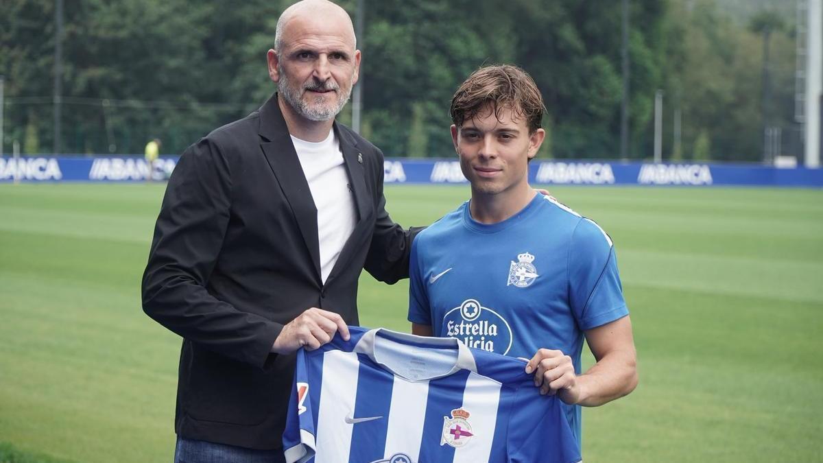 El Dépor presenta al jugador italiano Lorenzo Amatucci, que llega en propiedad hasta 2031