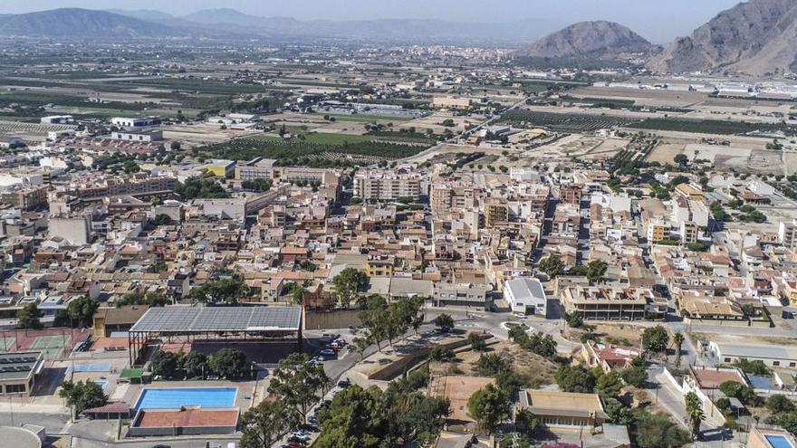 Imagen panorámica de Redován desde la Sierra. Foto Tony Sevilla