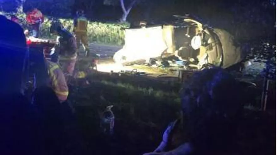 Vídeo | Tres cotxes implicats en un espectacular accident a Torroella