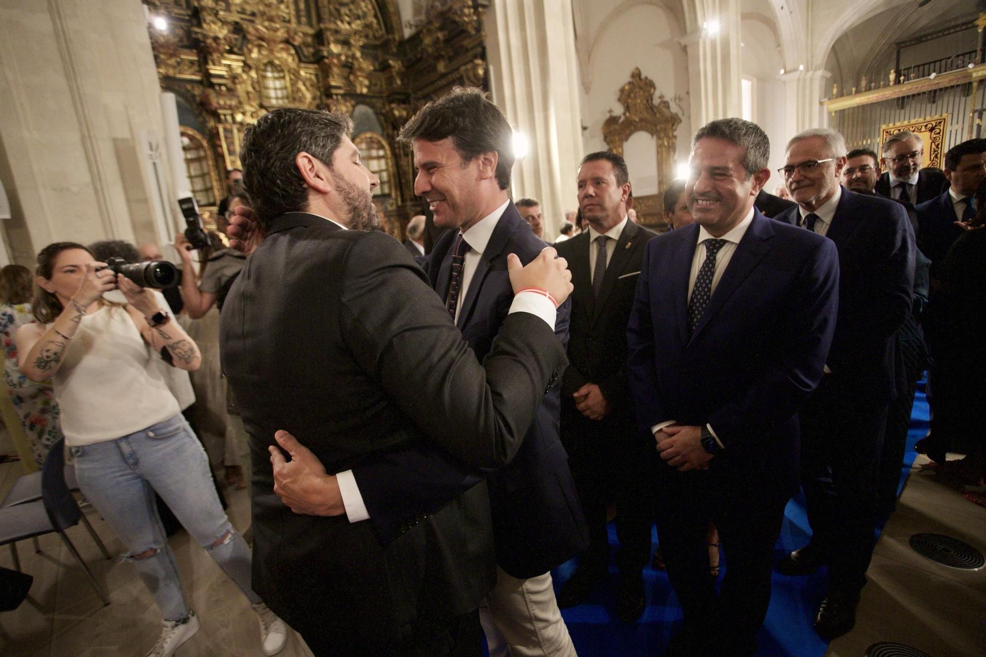 Fernando López Miras jura el cargo de presidente de la Región de Murcia en la antigua Iglesia de San Esteban