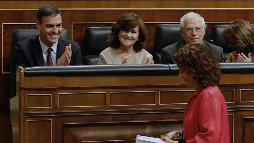 El Gobierno en pleno arropa a Sánchez en el debate de Presupuestos