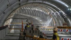 La Generalitat atorgarà concessions de carreteres, estacions i electrolineres