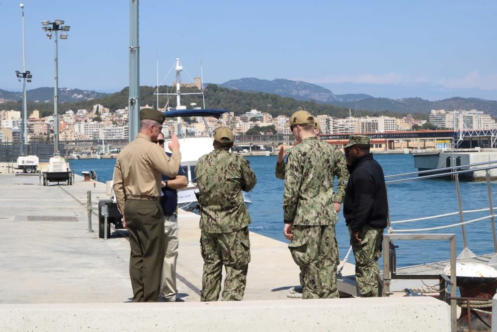 Visita al portaaviones 'USS Abraham Lincoln', de visita en Palma