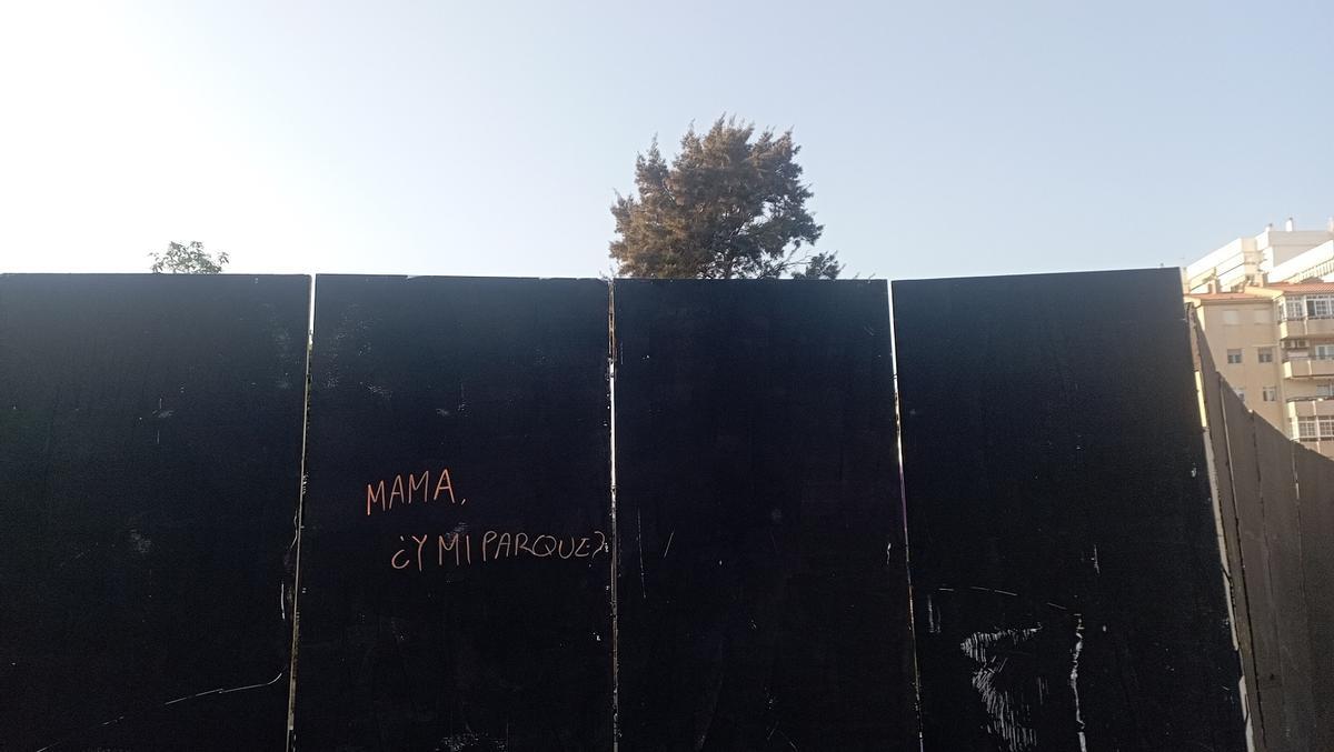 Otra de las pintadas de protesta del Parque del Oeste.