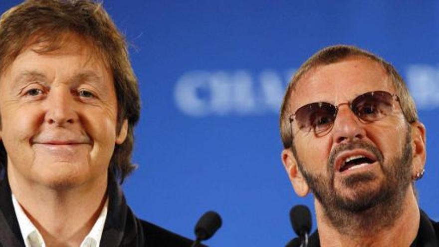Paul McCartney junto a Ringo Starr.