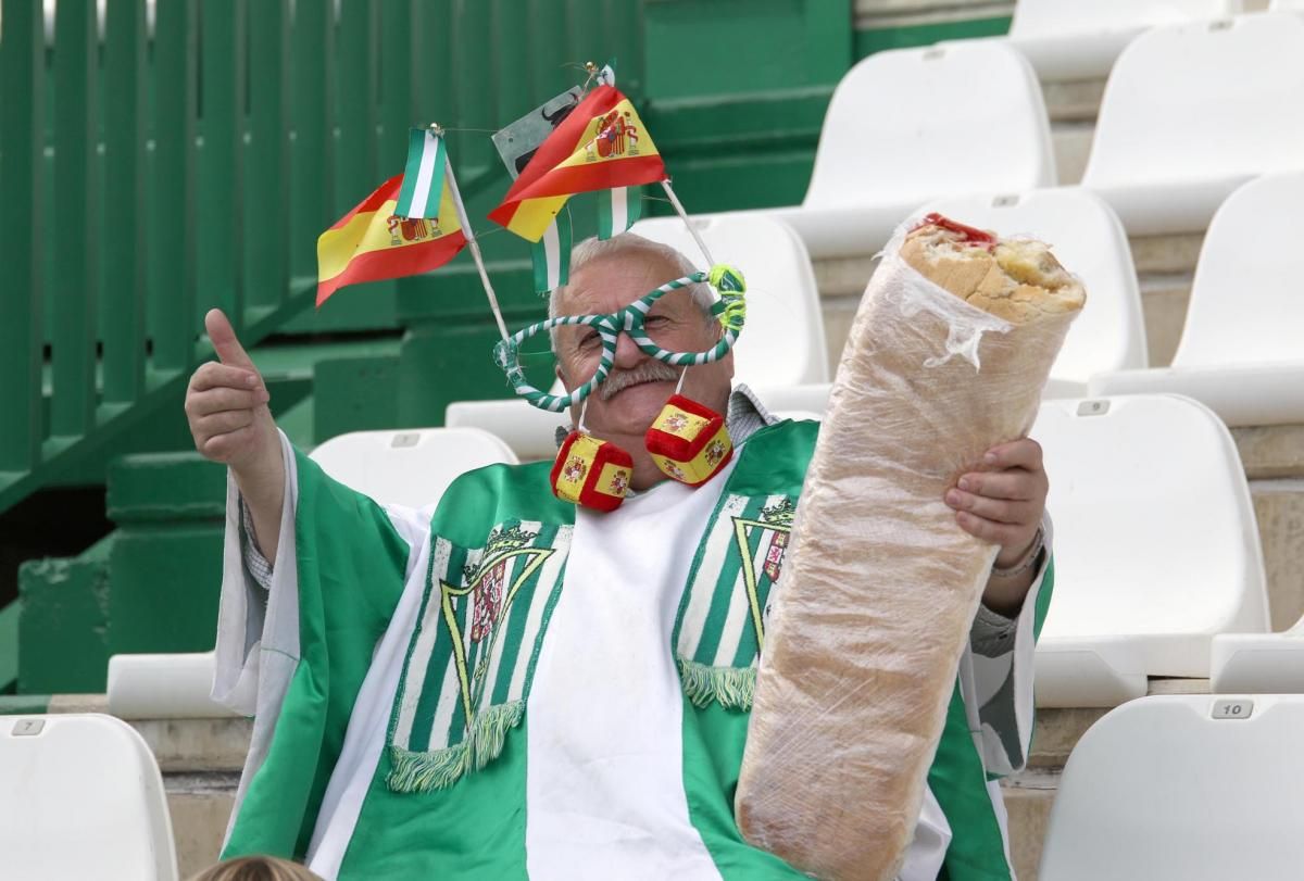 Los aficionados en el Arcángel