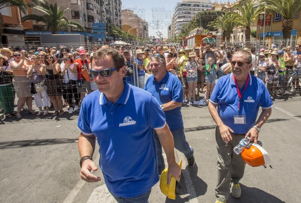 La mascletà de la pirotecnia Piromart no entrará en concurso al no llegar al tiempo mínimo exigido. Disparo correcto, sin alardes, en su debut en la Península