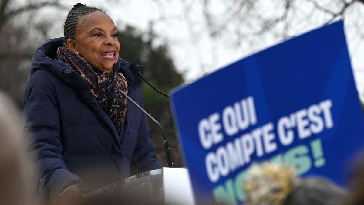 La exministra francesa de Justicia, Christiane Taubira, oficializa su candidatura presidencial.