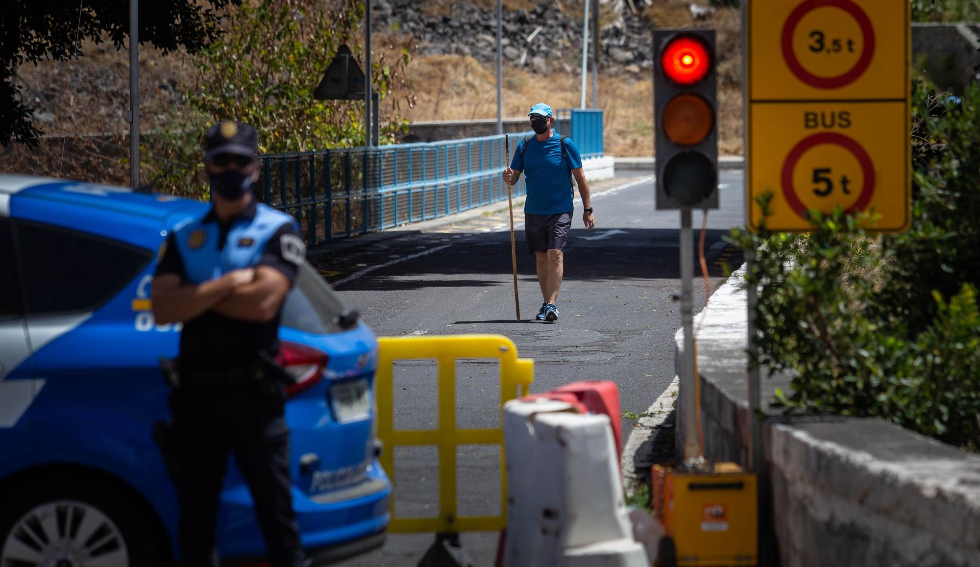 Control de seguridad en el puente de San Andrés