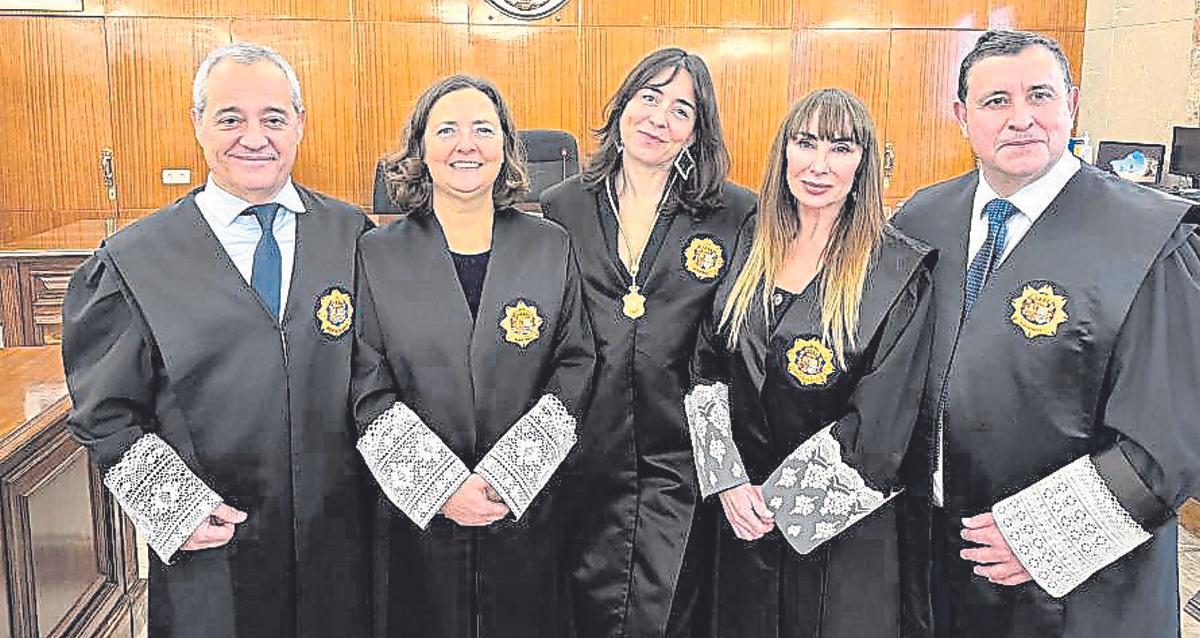 Los cinco nuevos jueces, en la Sala de Gobierno del Tribunal Superior