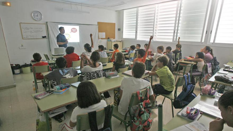 Foto de archivo de un aula del colegio Cervantes.