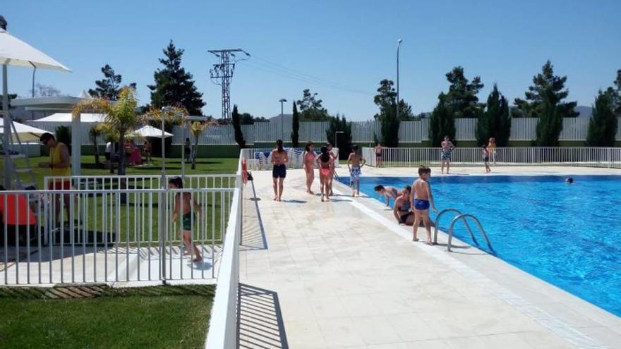 Los lumbrerenses disfrutarán hasta septiembre de sus piscinas .