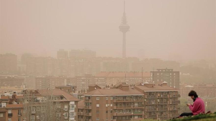 El mundo al revés: calima en Madrid y nieve en Canarias