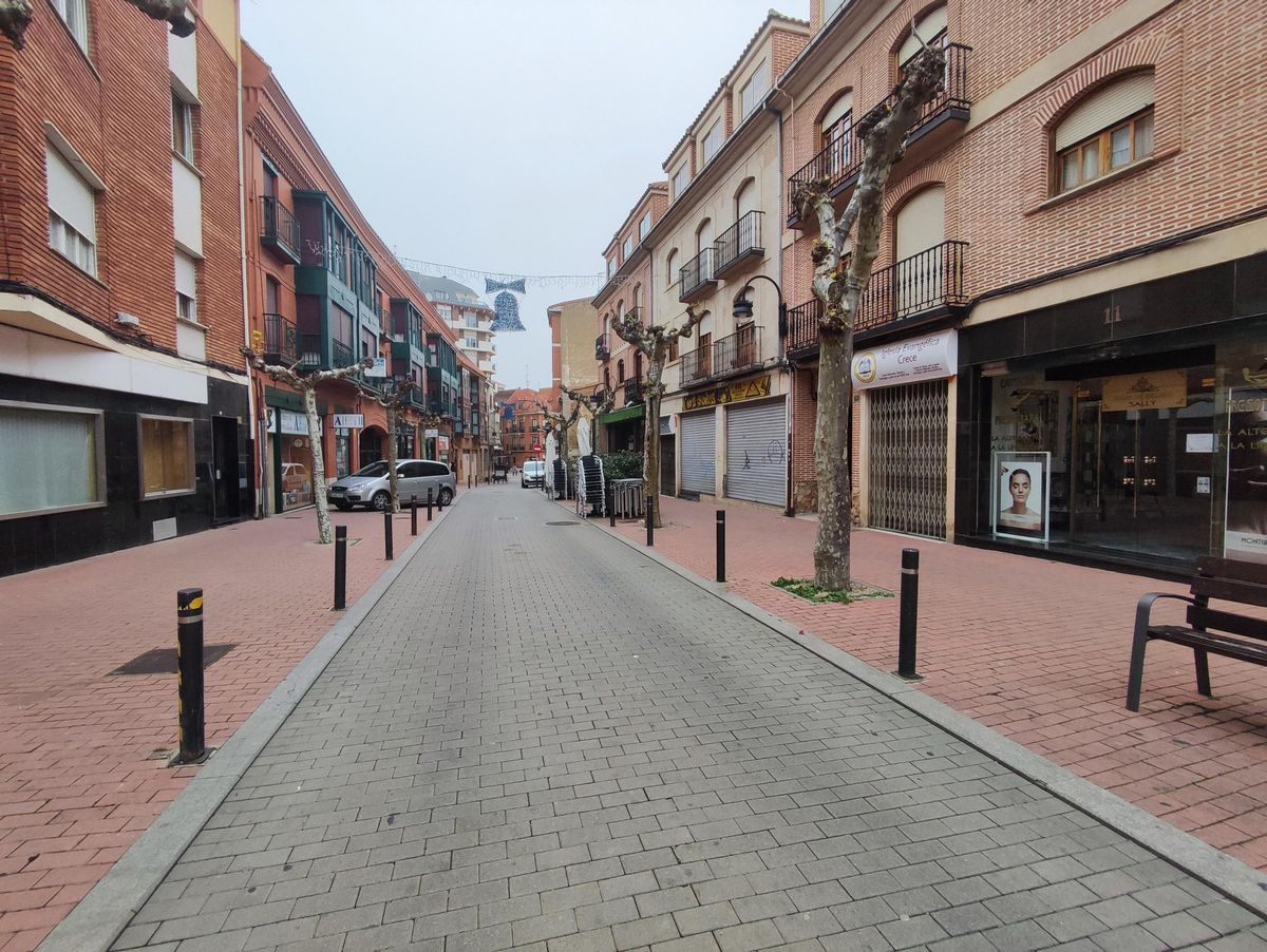 Imagen de la calle de la Mota donde se ubica la Iglesia Evangélica &quot;Crece&quot;.
