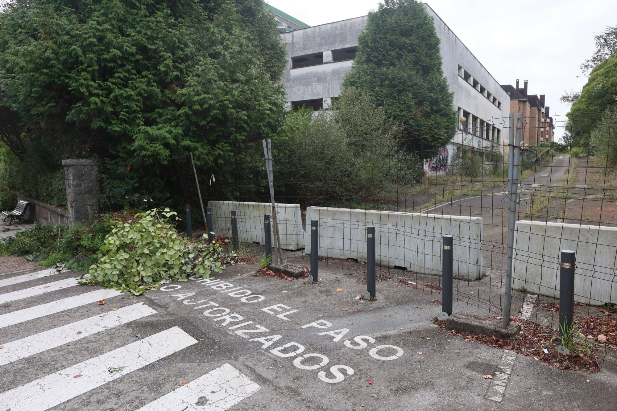 Viejo HUCA. Recorrido por cómo está el viejo hospital.