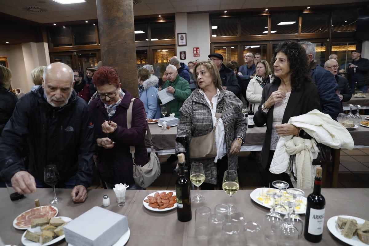 En imágenes: Así fue la reapertura de la sidrería Yumay de Avilés