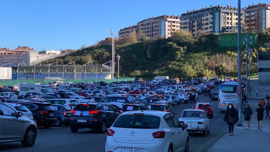 Manifestación contra la 'Ley Celaá' en Oviedo: Así ha sido la multitudinaria salida desde el Tartiere