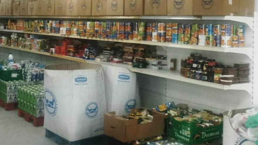 Consumibles almacenados en el Banco de Alimentos de Pontevedra. //FdV