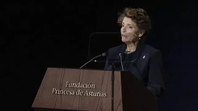 Ana Fernández, presidenta de la Fundación Princesa de Asturias, reivindica la cultura y el pensamiento crítico en la entrega de los premios