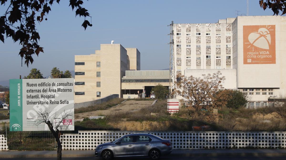 Solar donde está prevista la construcción de las nuevas consultas externas del hospital materno infantil del Reina Sofía.