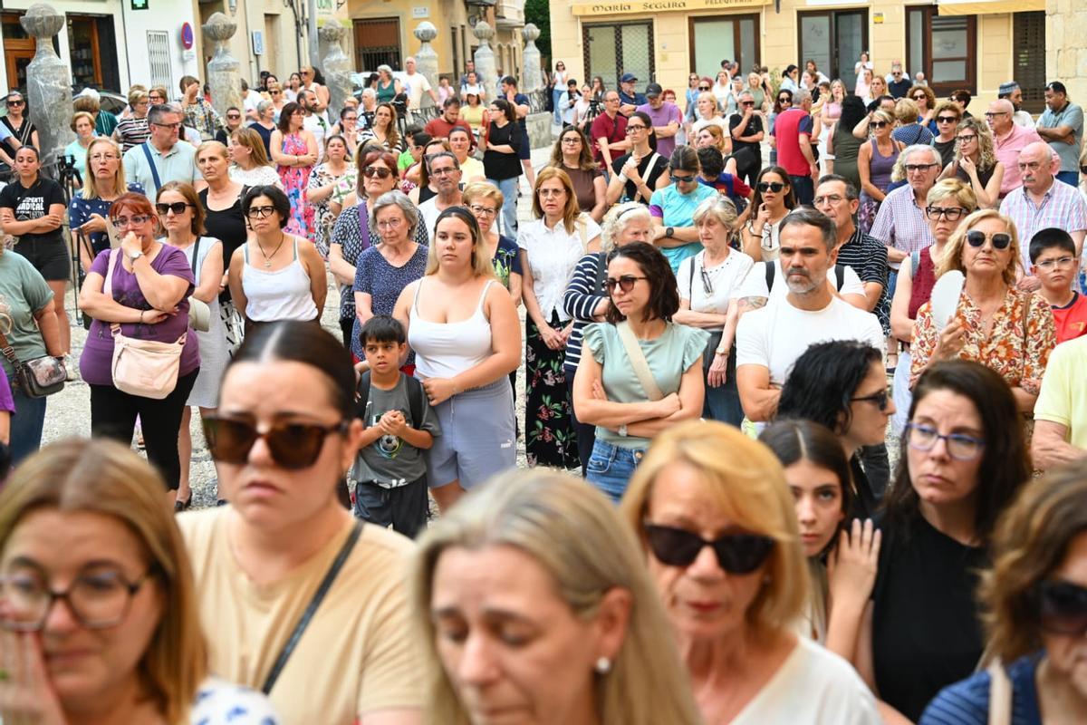 Minuto de silencio tras el crimen machista que ha acabado con la vida de Patricia en Callosa de Segura Minuto de silencio tras el crimen machista que ha acabado con la vida de Patricia en Callosa de Segura