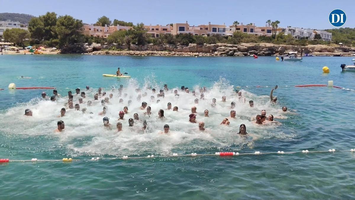 Los jugadores del Beach Polo se lanzan al agua por la esclerosis múltiple