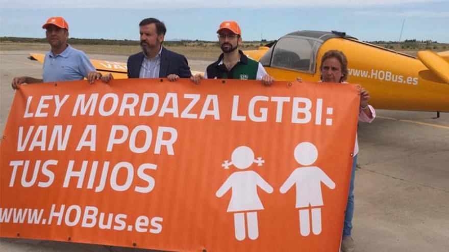 Valores en Baleares dice que la avioneta de Hazte Oír volará sobre Palma este mes