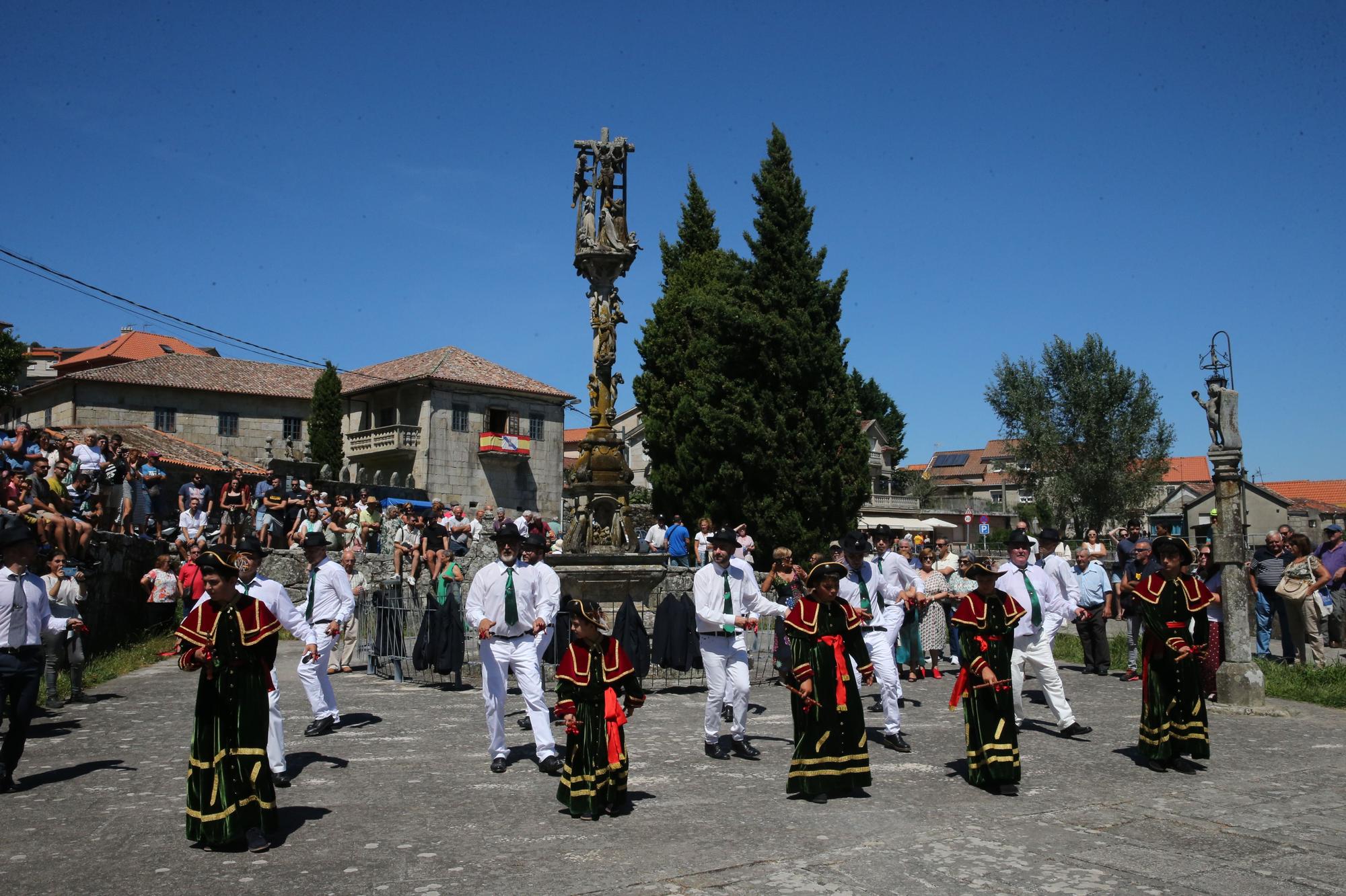 La procesión y la danza de San Roque de O Hío en imágenes (II)