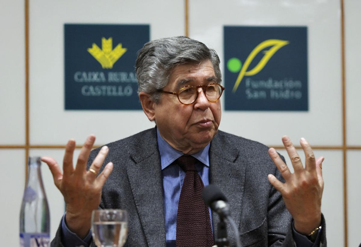 El reconocido escritor peruano Alfredo Bryce Echenique, que ha fallecido a los 87 años, visitó Castellón hasta en tres ocasiones.
