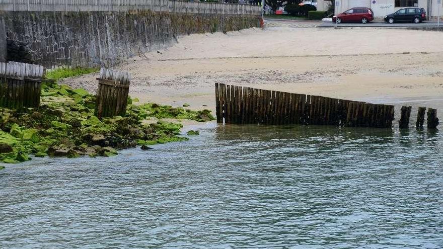 La escollera que plantea el Concello, también en Pescadoira.