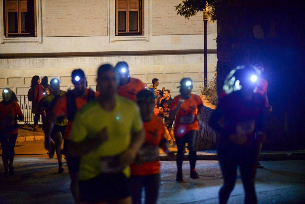 La MLK Trail & Tahermo tomó este sábado por la noche las calles del Centro de la capital costasoleña con más de 700 corredores en una prueba con 10 kilómetros de recorrido