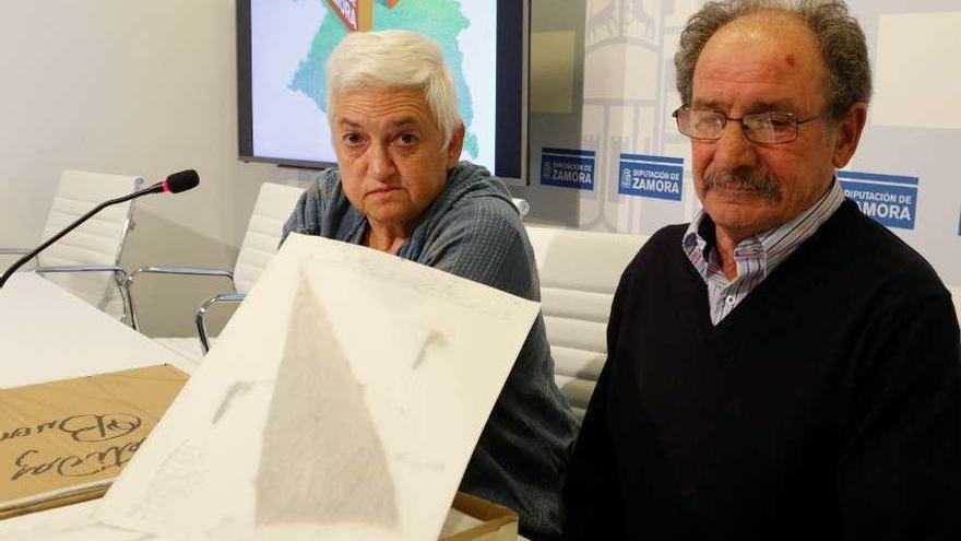 Augusto Krause y Ana María González-Garzo durante la presentación de su libro.