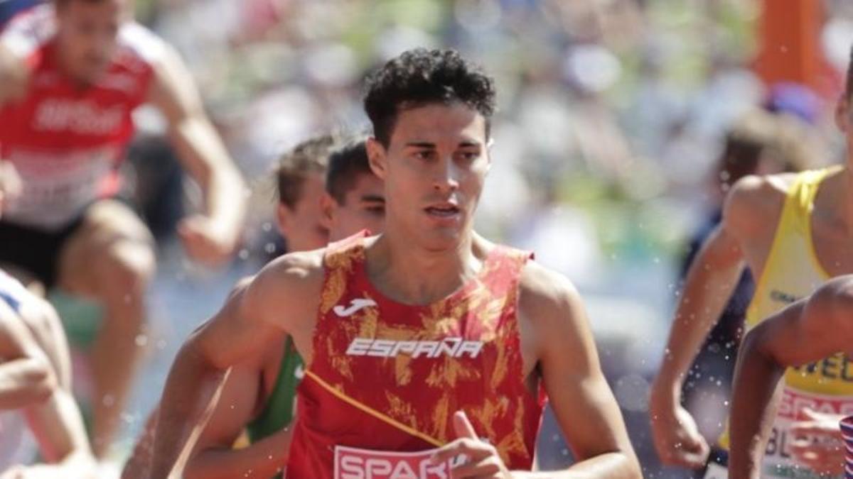 Víctor Ruiz, en las series de clasificación de los 300 m obstáculos