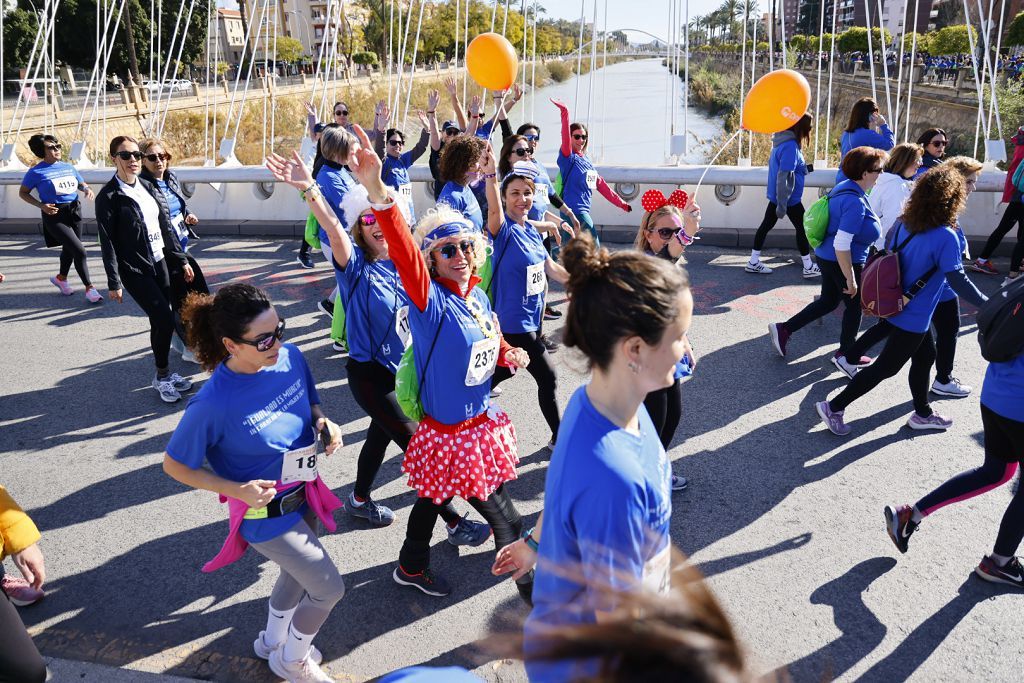 Imágenes del recorrido de la Carrera de la Mujer: avenida Pío Baroja y puente del Reina Sofía (I)