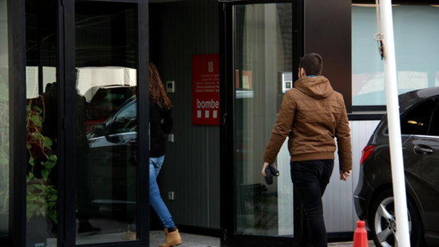 Membres de la UDEF a l&#039;edifici del Parc de Bombers