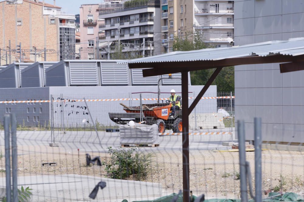 Obres al parc Central després d'una aturada de quinze dies