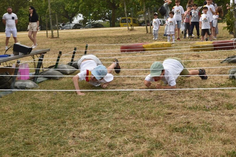 El Día de las Fuerzas Armadas en A Coruña, cosa de niños en el parque de Bens
