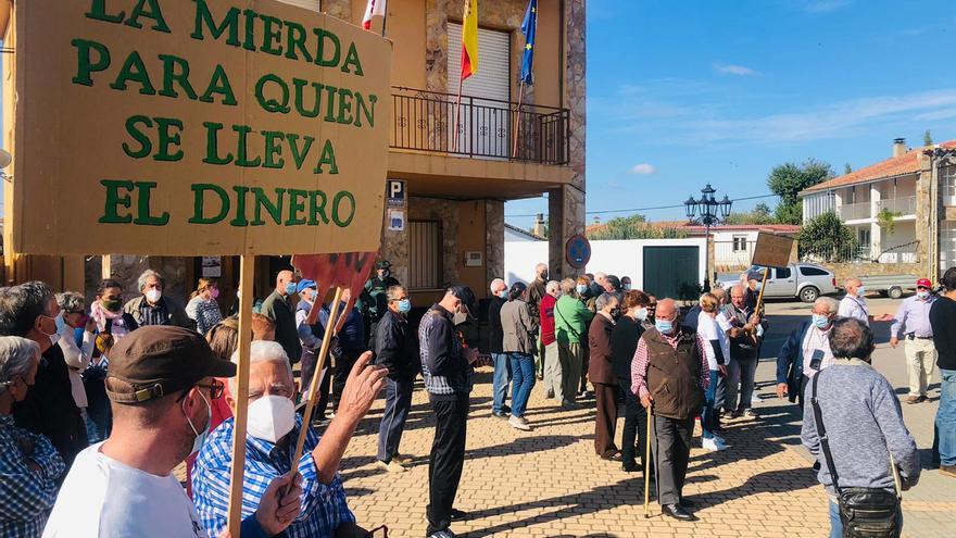 La comarca de Tábara contra las macrogranjas: &quot;Vamos a quedar cubiertos de mierda&quot;