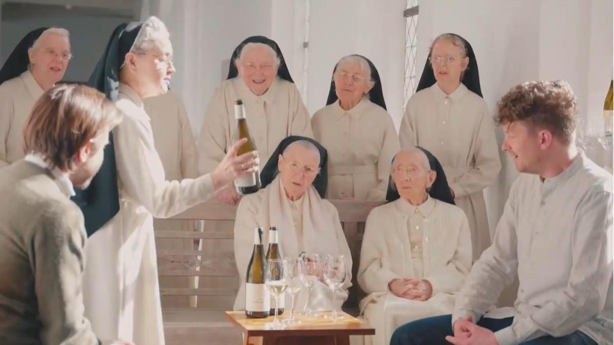 Un grupo de monjas se lanza a Internet para vender vino