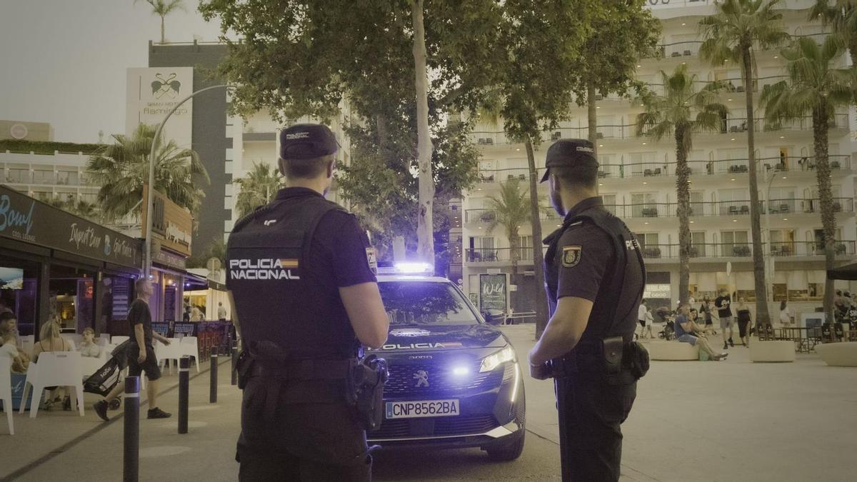 Imagen de la Policía Nacional en Portbou.