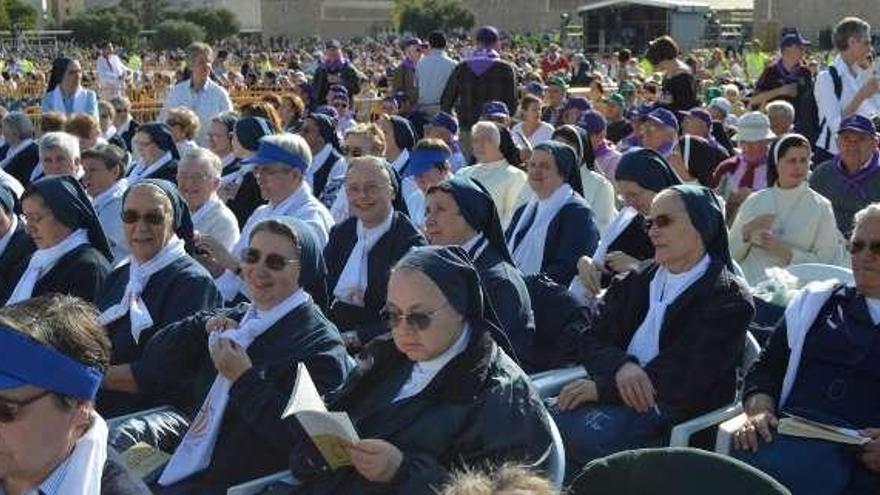 Religiosas gallegas de las Hijas de la Caridad, con 24 beatas.