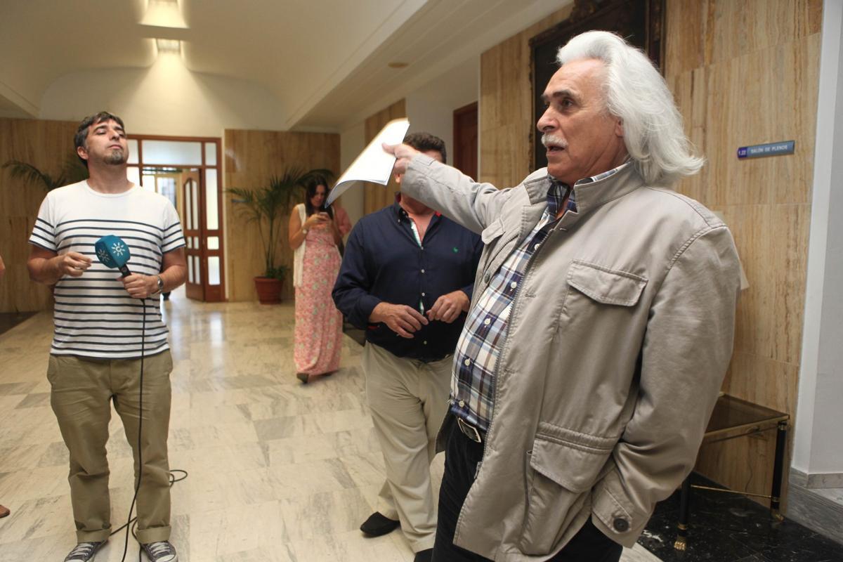 Rafael Gómez, durante su etapa como concejal de Unión Cordobesa, en el pasillo de Alcaldía.