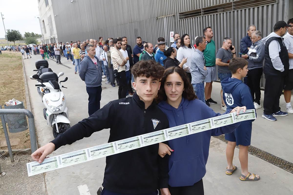Córdoba CF-Barcelona B | Locura por las entradas en el El Arcángel