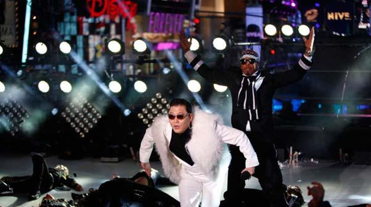 Times Square balla al ritme de Gangnam Style.