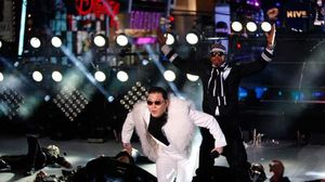 Times Square balla al ritme de Gangnam Style.