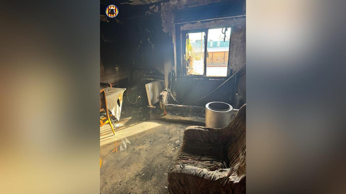 Vivenda incendiada en San Antonio de Requena