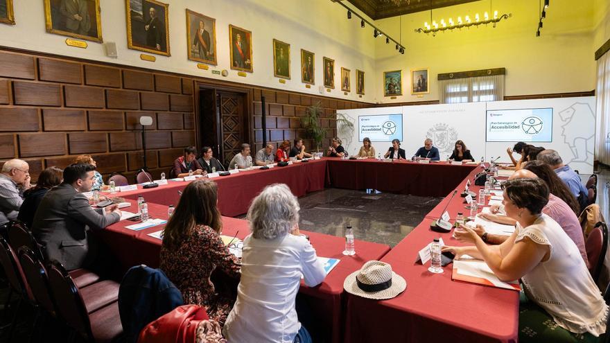 Zaragoza avanza hacia la accesibilidad universal un año después de aprobar su normativa